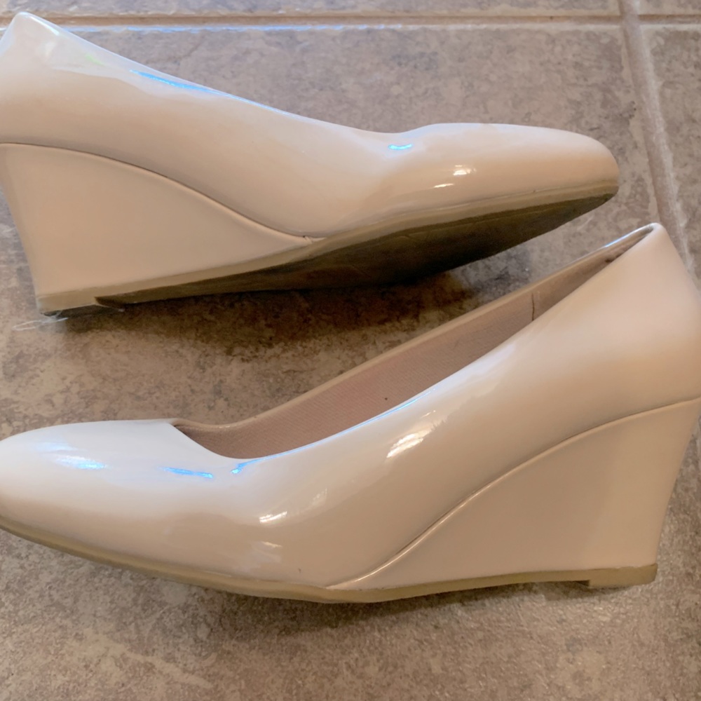 Size 7 Beige Wedges